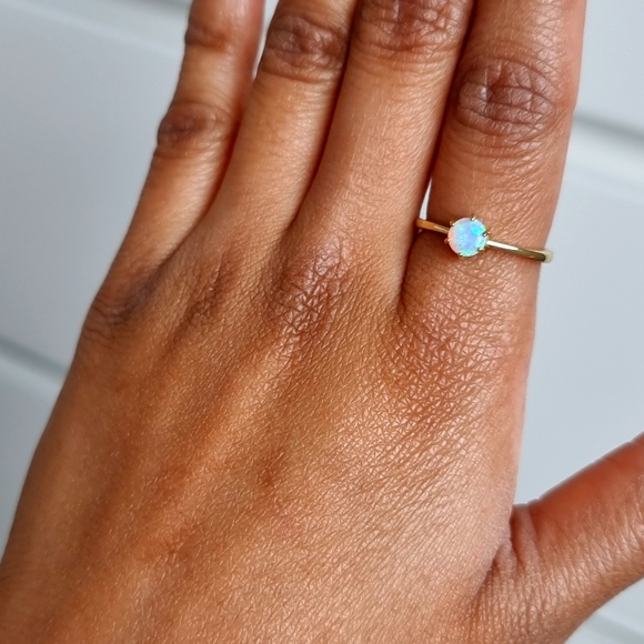 Opal ring in gold - Picture 2 of 2